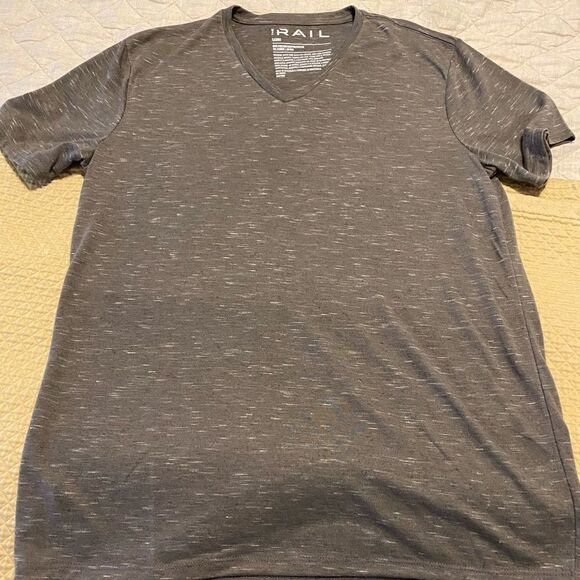 NWOT Men's The Rails T-Shirt, Slub Cotton, Taupe, Lightweight V-neck - Picture 2 of 6